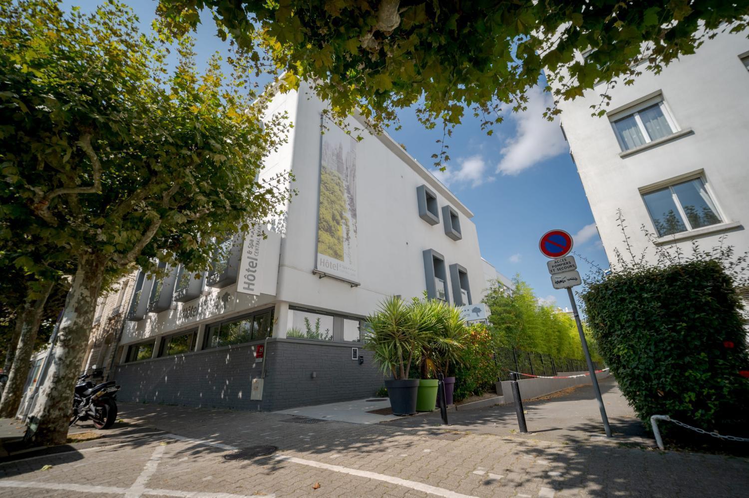 Parking | Best Western Plus Central Park La Rochelle